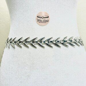 Y2K 2000s style Silver fishbone waist chain belt with lobster clasp